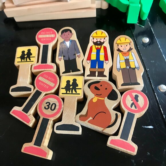 Imaginarium Express Mega Train World Wooden Rail Set Incomplete Pre-Owned - Picture 2 of 8